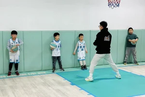  篮球赛事中的团队合作训练为何如此重要：策略与实践的深度剖析